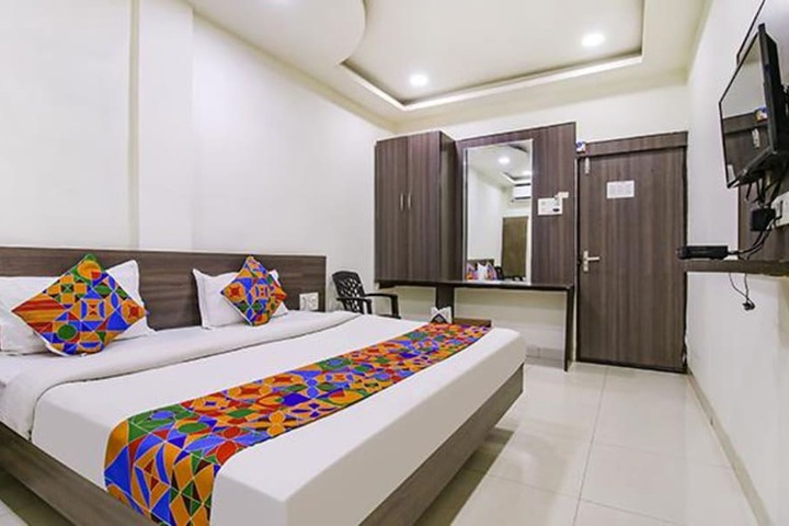 Room 15 of 22