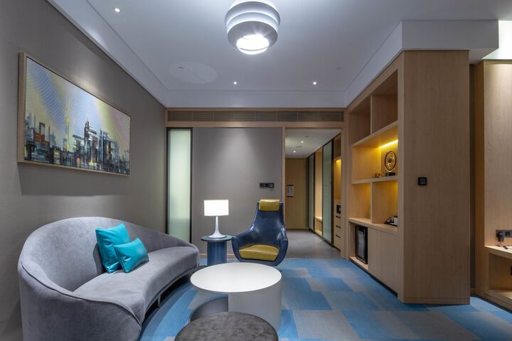 Room 5 of 38