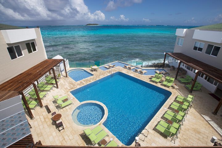 Pool 44 of 75