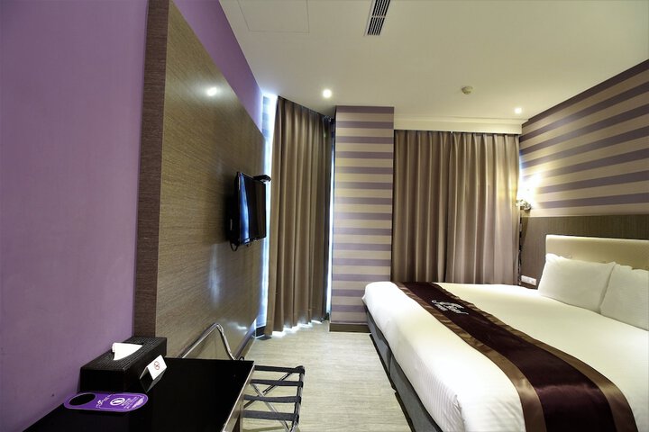 Room 6 of 64