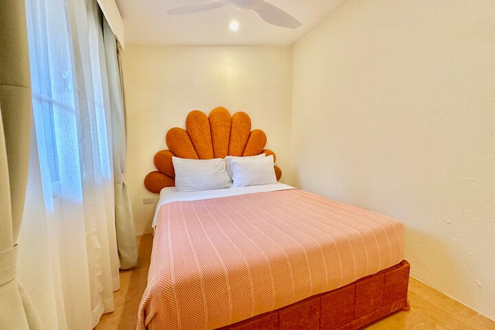 Room 47 of 162