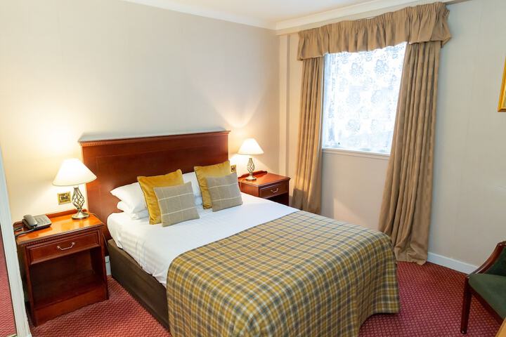 Room 52 of 116
