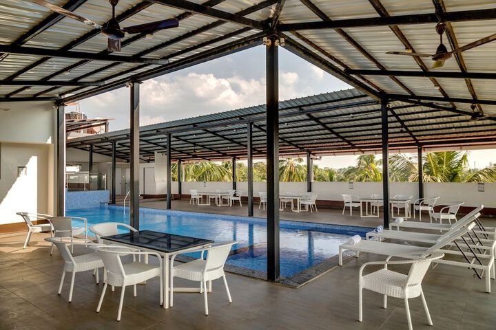 Pool 33 of 66