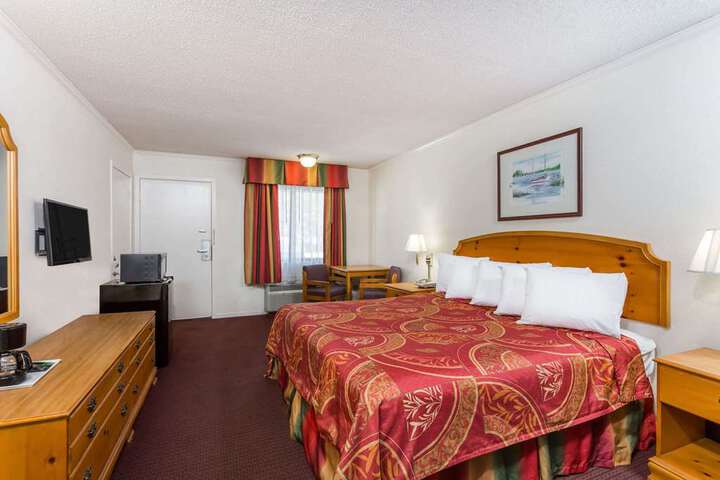 Guest room