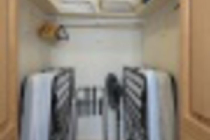 Room 27 of 108