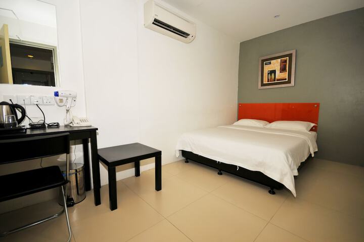 Room 14 of 48