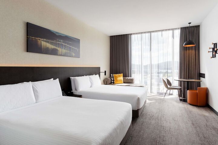 Room 50 of 172
