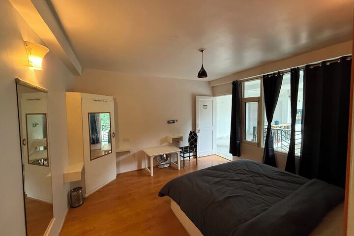 Room 2 of 13