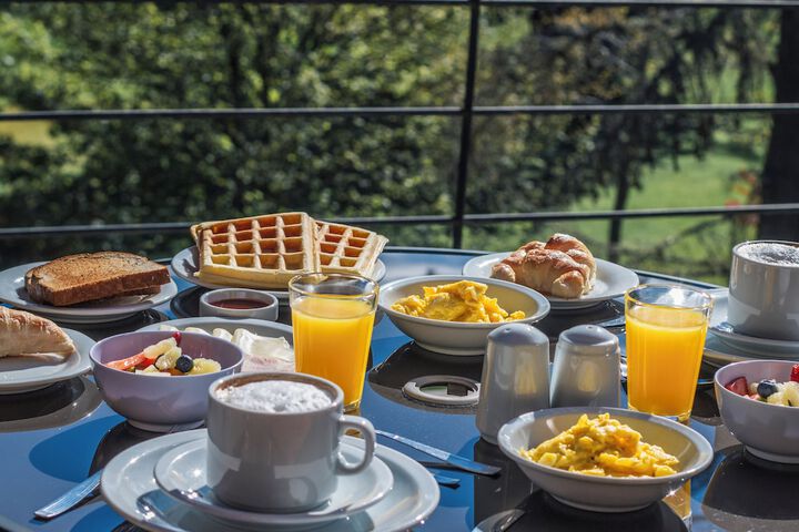 Breakfast/Coffee Service 62 of 80
