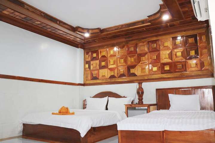 Room 6 of 38