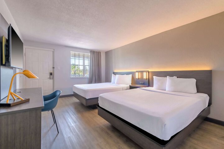 1 King Bed Suite (7 of 13)