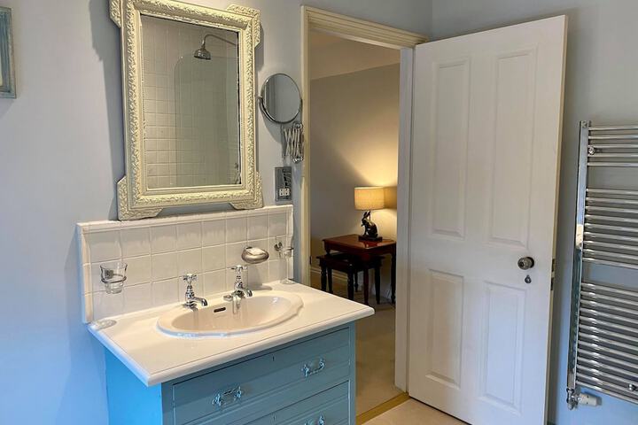 Room 14 of 28