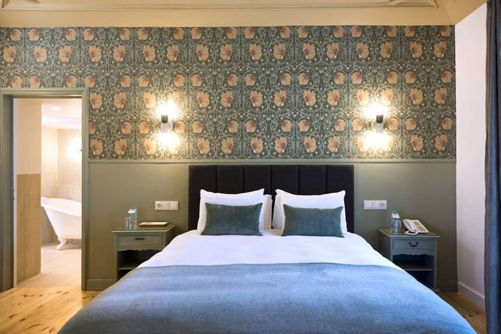 Room 43 of 81