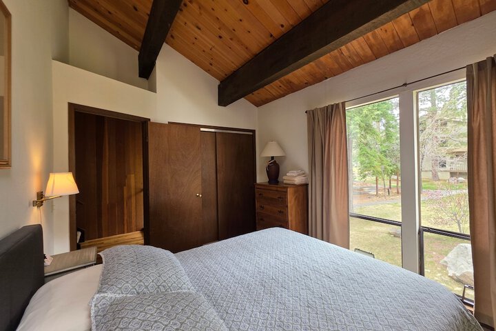 Room 4 of 30