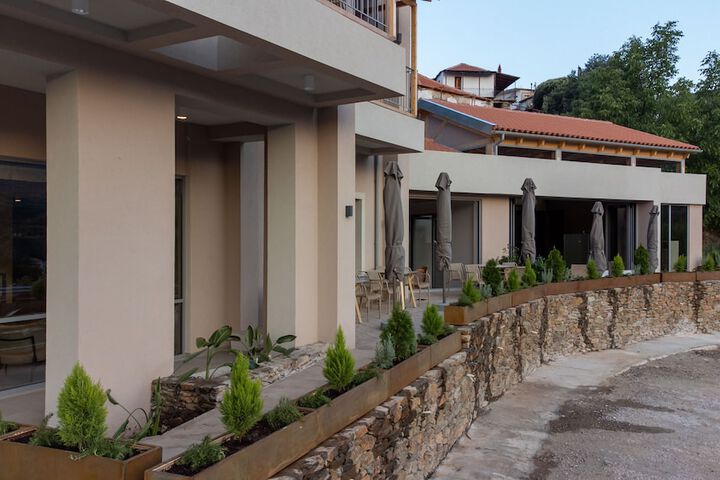 Hotel Exterior 42 of 45