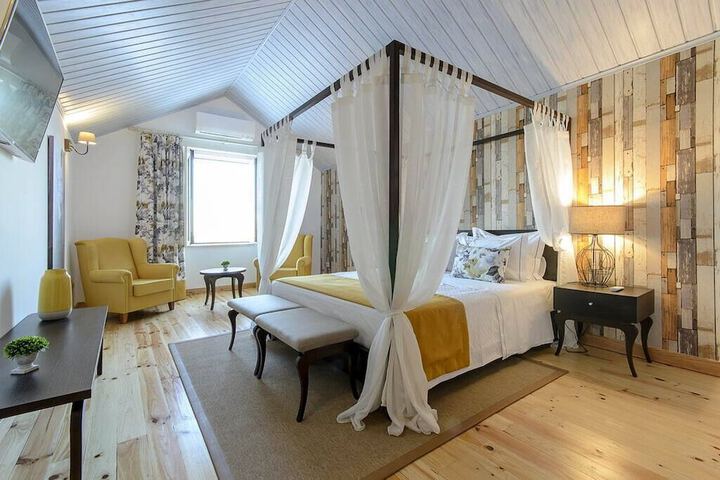Room 4 of 86