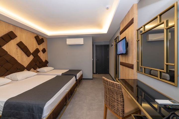 Room 12 of 45