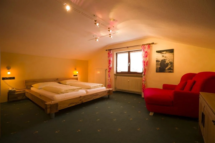 Room 17 of 41