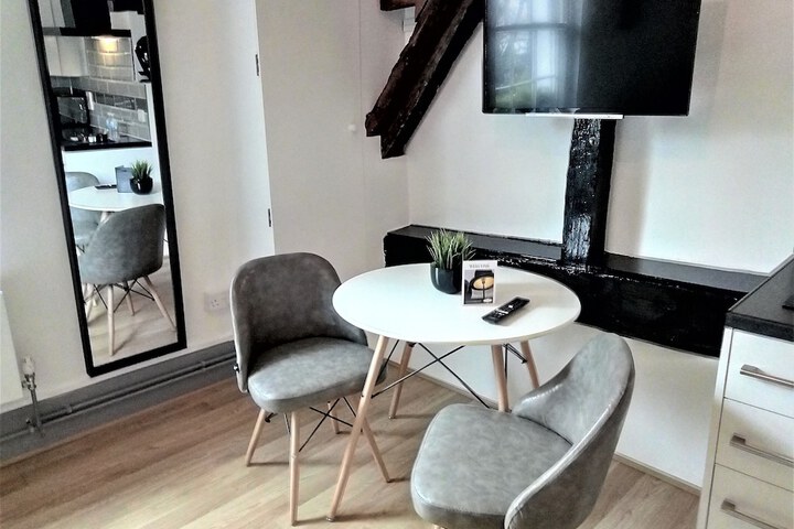 Room 7 of 48