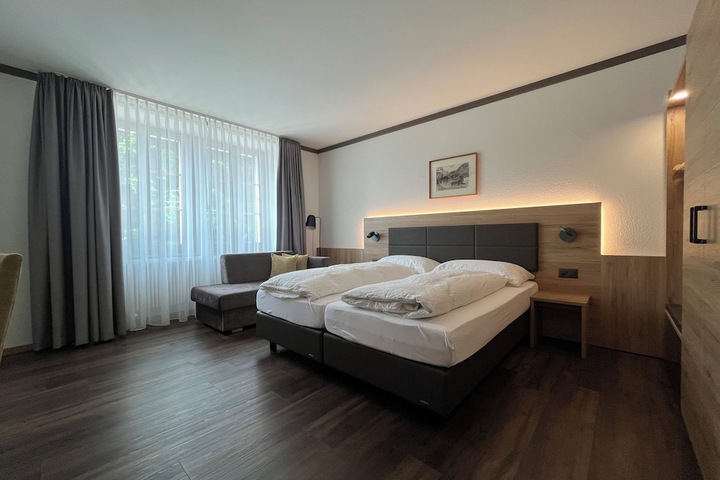 Room 32 of 87
