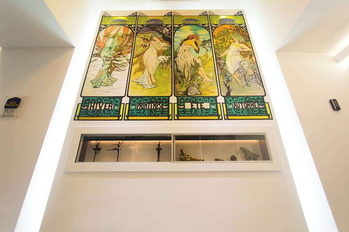 Entrance & Lobby