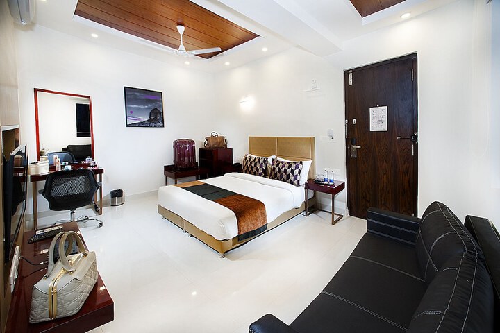 Room 3 of 13