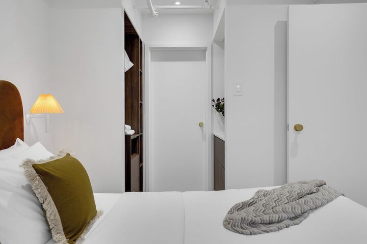 Room 68 of 199