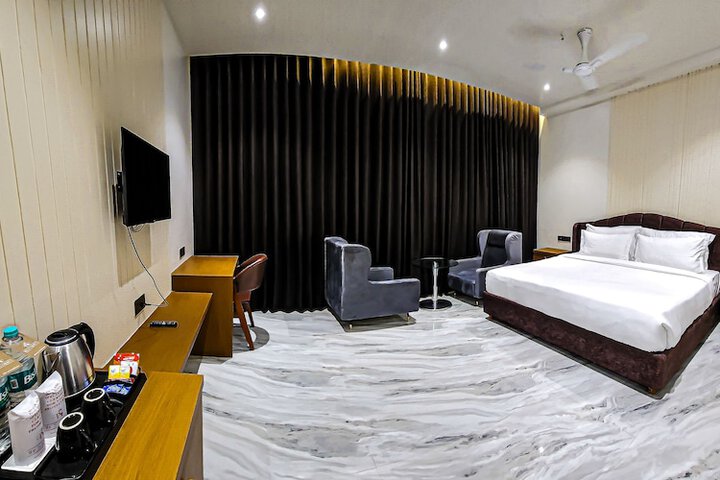 Room 8 of 21