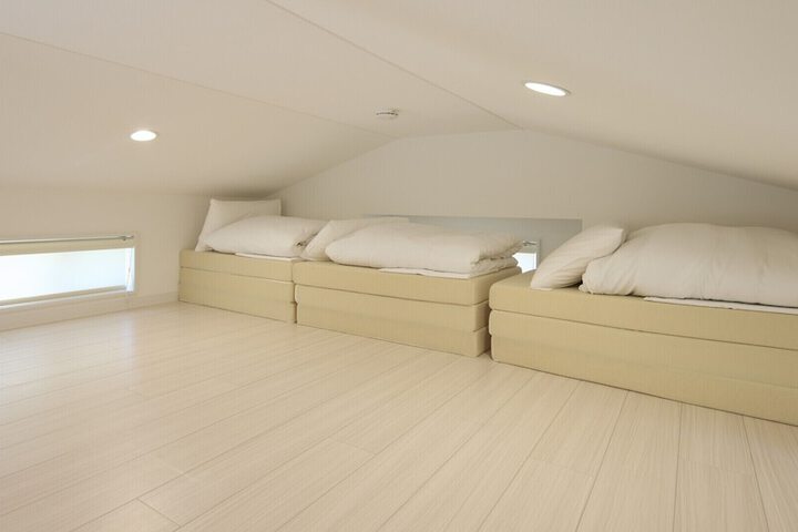 Room 13 of 34