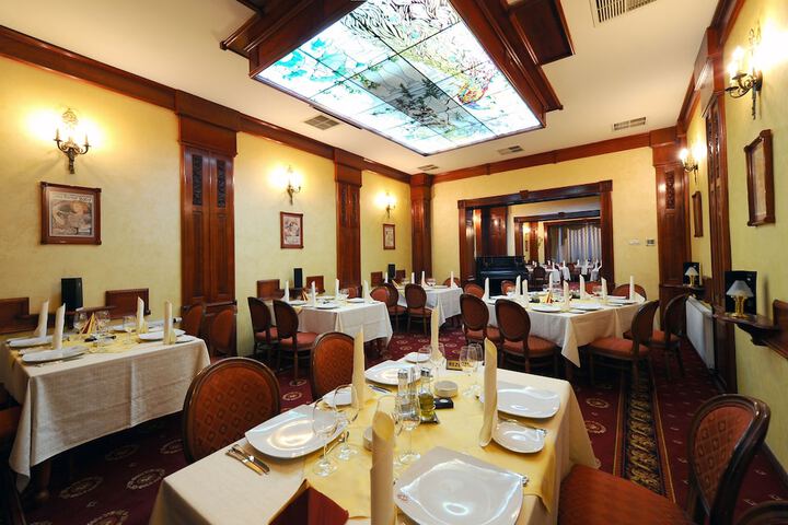 Dining 52 of 78