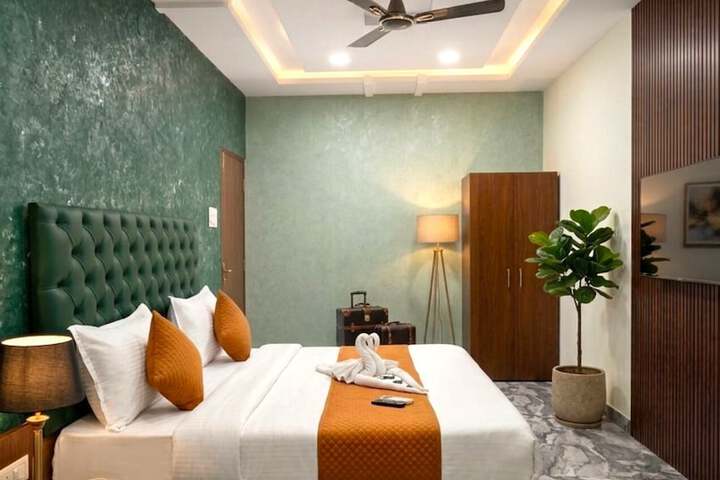 Room 7 of 20