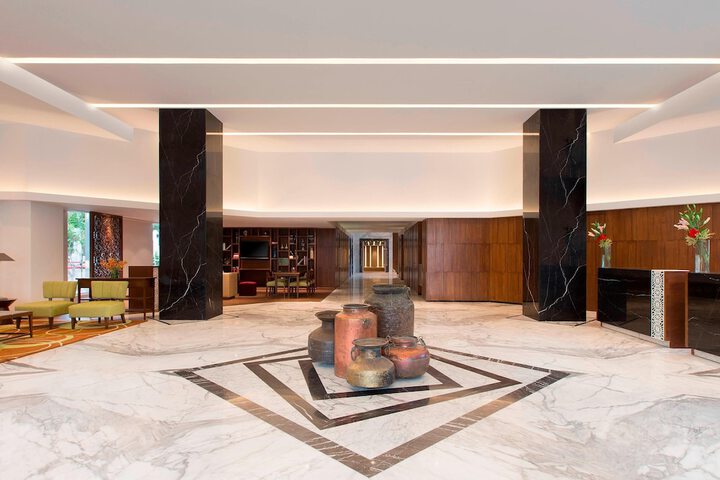 Entrance & Lobby
