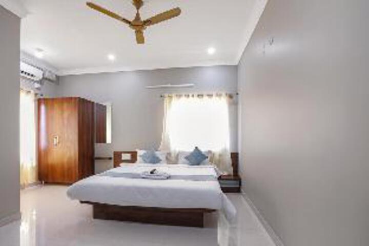Room 17 of 18