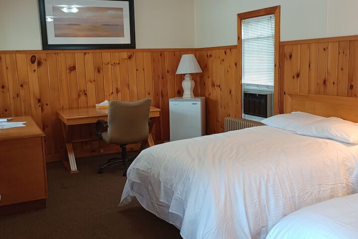 Classic Room 1 Queen Bed (9 of 27)
