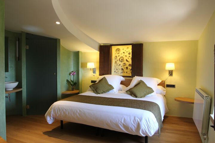 Room 9 of 75