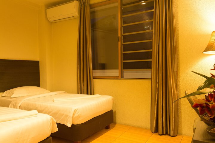 Room 4 of 48
