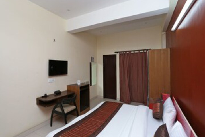 Room 25 of 25