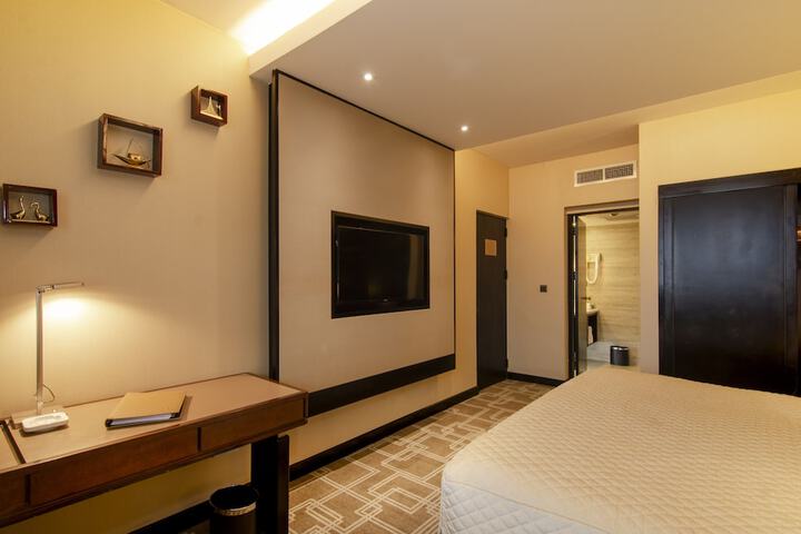 Room 19 of 71