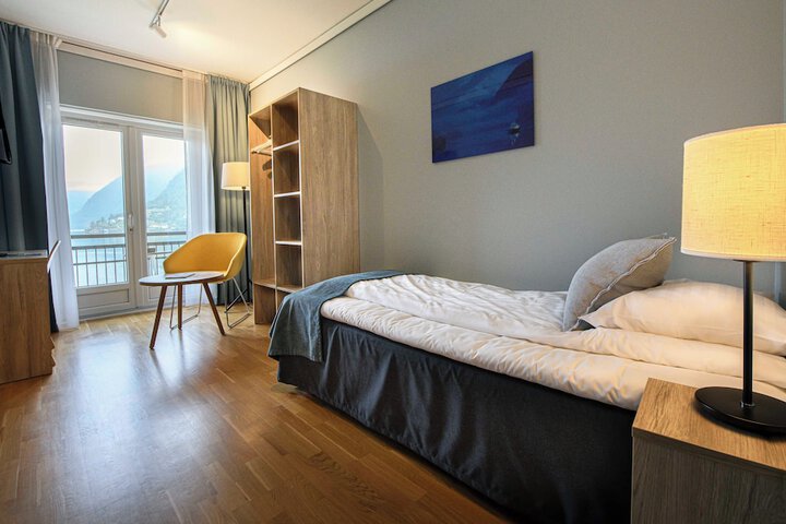 Room 8 of 41