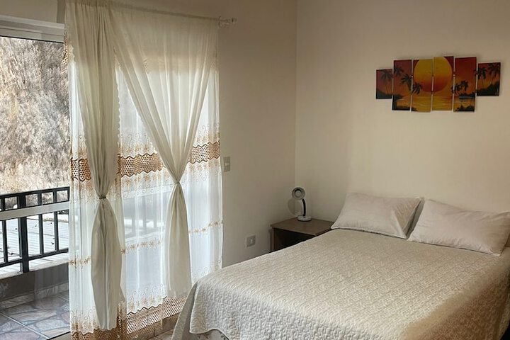 Room 7 of 18