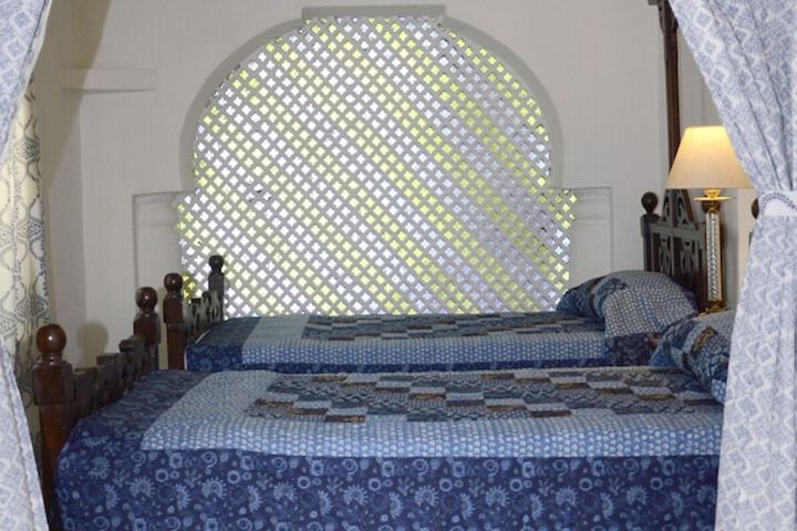Room 3 of 27