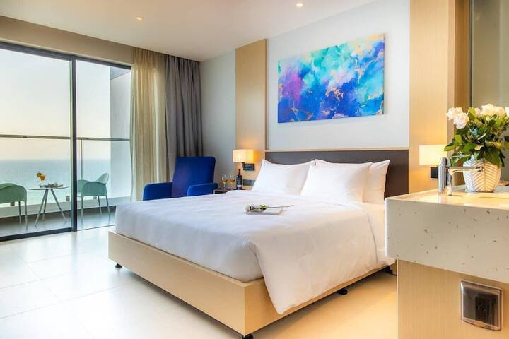 Room 10 of 61