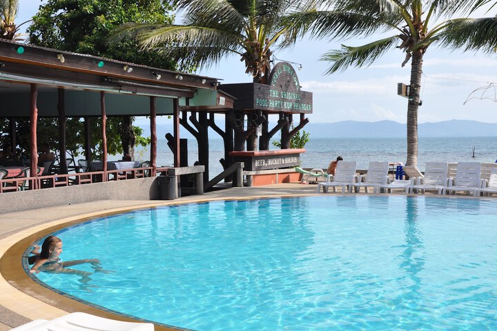 Hotel with Pool