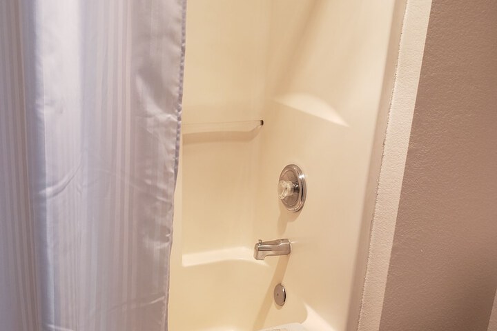 Room 46 of 65