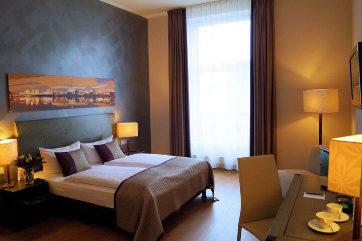 Room 16 of 42