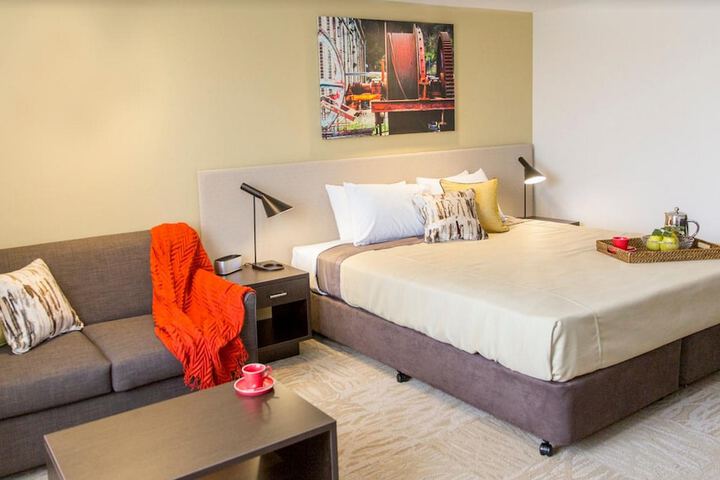 Room 13 of 38