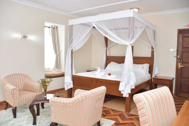 Room 4 of 55