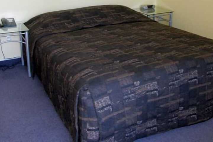 Room 3 of 44