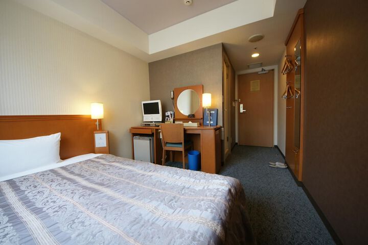 Room 4 of 14