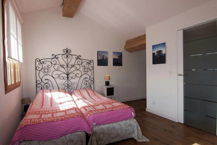 Room 3 of 16